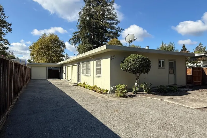 2760–2762 Byron Street, Palo Alto